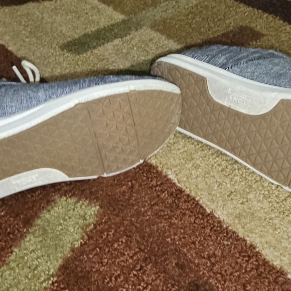 Shoes - Picture 4 of 11